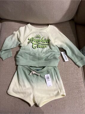 Old Navy baby/toddler sunshine crew sweatshirt & shorts set Size 12-18 mon NWT